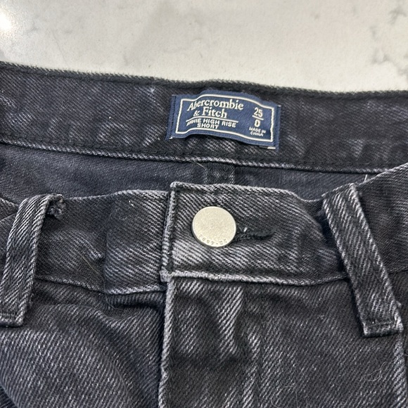 Abercrombie & Fitch Annie High Rise Shorts - Picture 3 of 9
